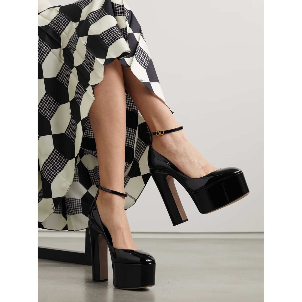 Valentino Garavani Tan-Go Black Patent Leather Platform Block Heel Pumps‎ 38/7.5